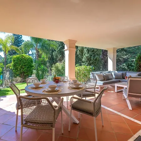 6bdr Stylish Apt, Nueva Andalucia Area, Pool, Golf