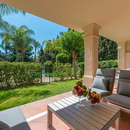 6bdr Stylish Apt, Nueva Andalucia Area, Pool, Golf Apartment Marbella