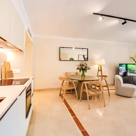 6bdr Stylish Apt, Nueva Andalucia Area, Pool, Golf Marbella