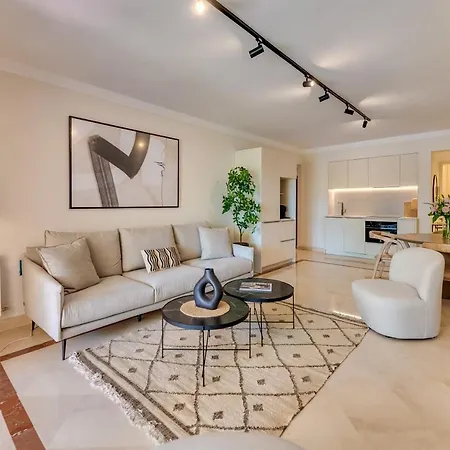 6bdr Stylish Apt, Nueva Andalucia Area, Pool, Golf * Marbella