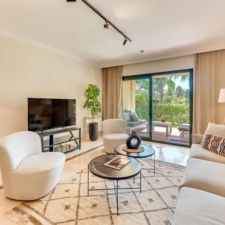 6bdr Stylish Apt, Nueva Andalucia Area, Pool, Golf Apartment Marbella