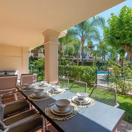 6bdr Stylish Apt, Nueva Andalucia Area, Pool, Golf Apartment *