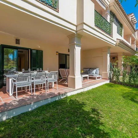 Apartment 6bdr Stylish Apt, Nueva Andalucia Area, Pool, Golf