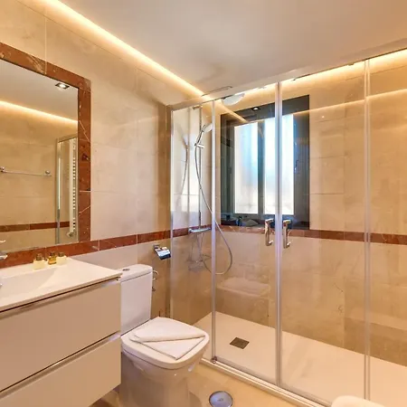 Apartment 6bdr Stylish Apt, Nueva Andalucia Area, Pool, Golf *