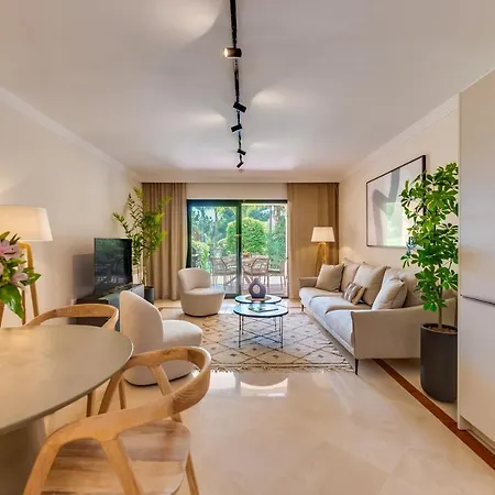 Apartment 6bdr Stylish Apt, Nueva Andalucia Area, Pool, Golf Marbella
