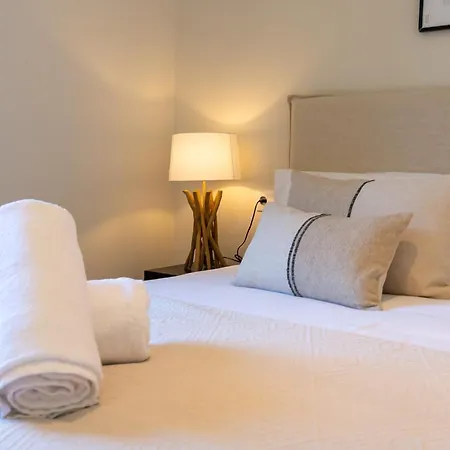 6bdr Stylish Apt, Nueva Andalucia Area, Pool, Golf Apartment *
